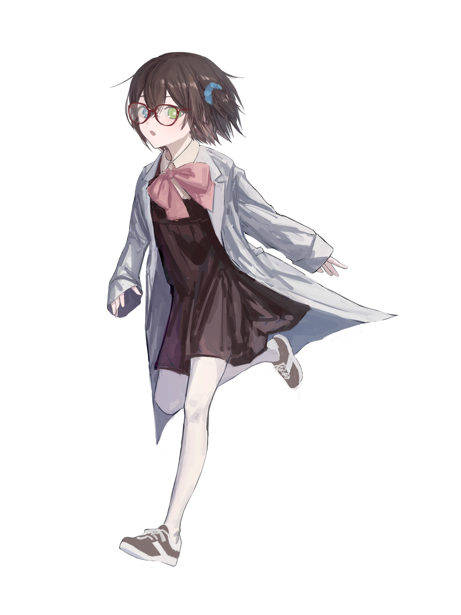 白衣と赤い眼鏡を身につけたシャルロッタの全身イラスト